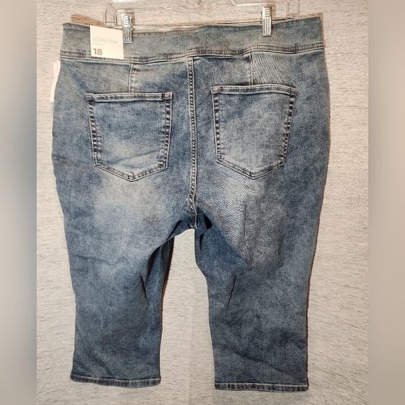 NEW Lane Bryant Jegging Crop Flex Waistband 18 PLUS NWT - Picture 5 of 9